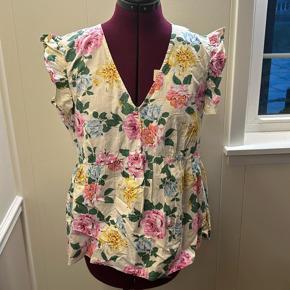 BNWT NY&Co flutter sleeve top